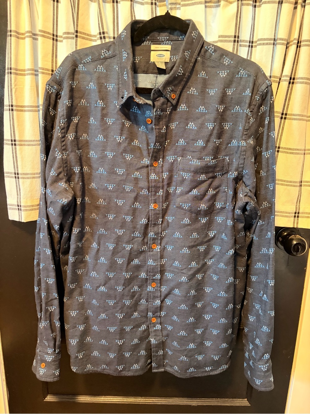 Old Navy Navy Button-Down Shirt with Light Blue Triangle Print